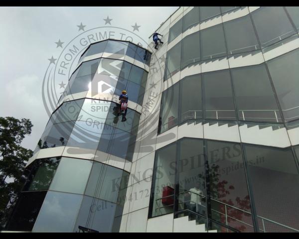 Facade cleaning work in Chenna