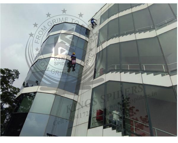 Facade cleaning work in Chenna