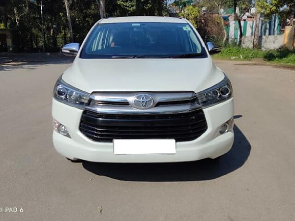 used toyota innova crysta 2017