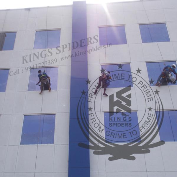 Facade cleaning work in Chenna