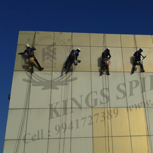 Facade cleaning work in Chenna