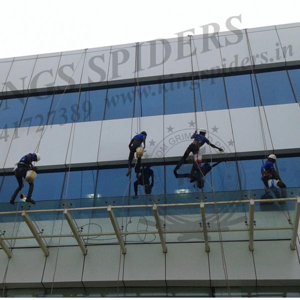 Facade cleaning work in Chenna