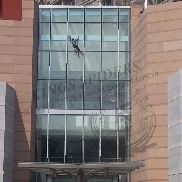 Facade cleaning work in Chenna