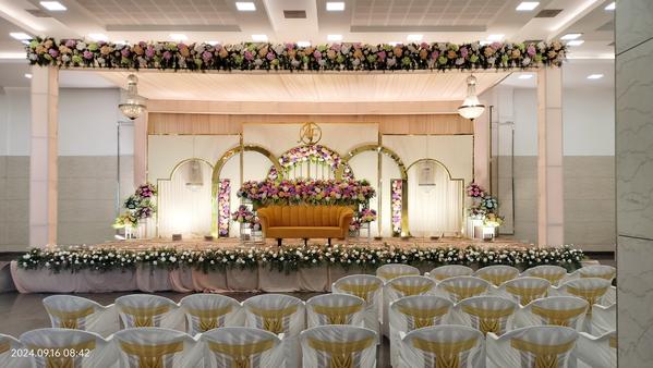 Elegant wedding reception back