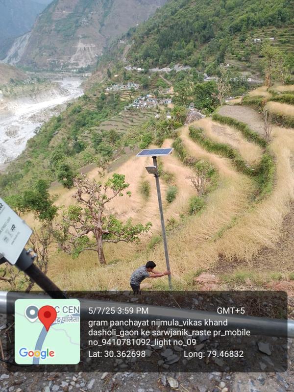 Our team Installing Solar Street Light in Dasoli