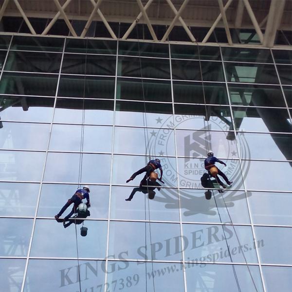 Facade cleaning work in Chenna