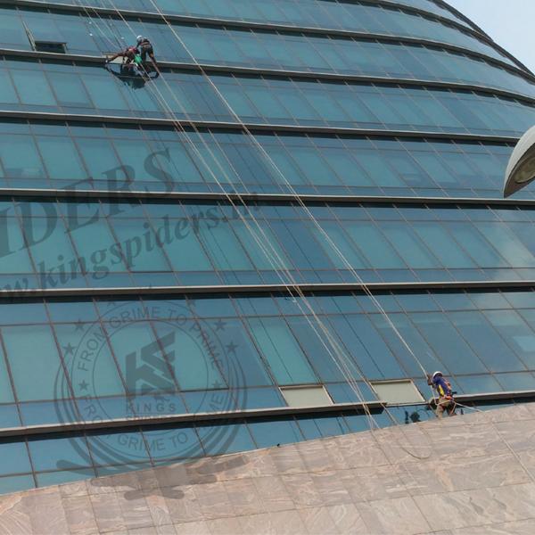 Facade cleaning work in Chenna