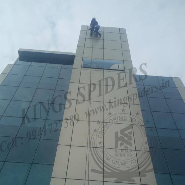 Facade cleaning work in Chenna