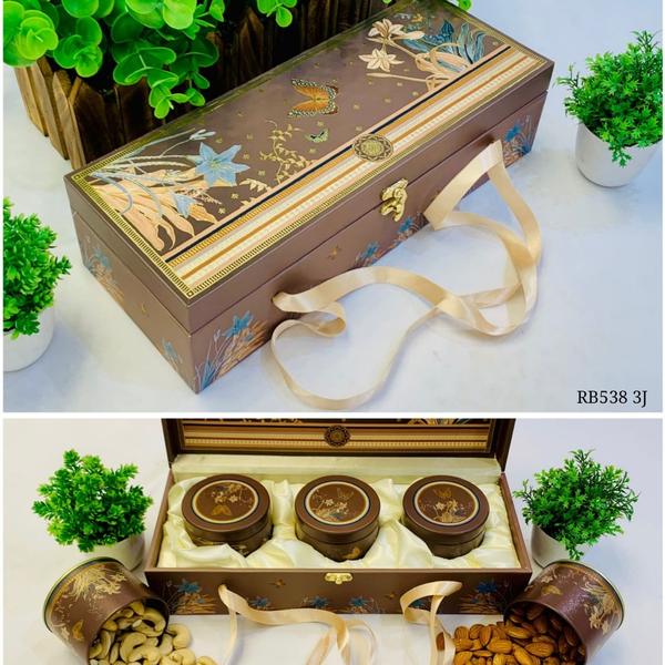 premium dry fruit gift packagi