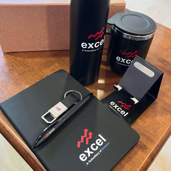 Customised Corporate combo gifts at a glance. Visi