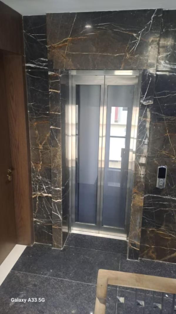 Auto Door Elevator in Jaipur –