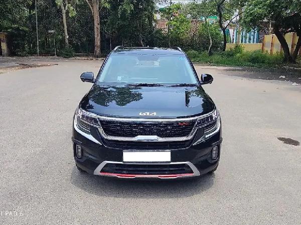 petrol kia carens with low mil