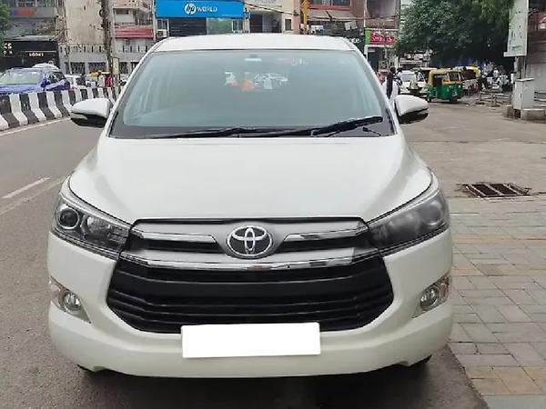 used toyota innova crysta 2017