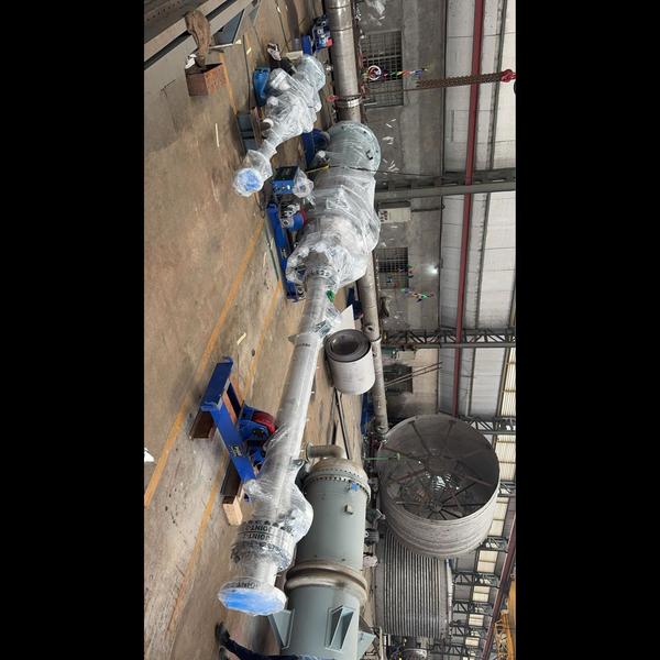 SS-316 DISTILLATION COLUMN A distillation column 