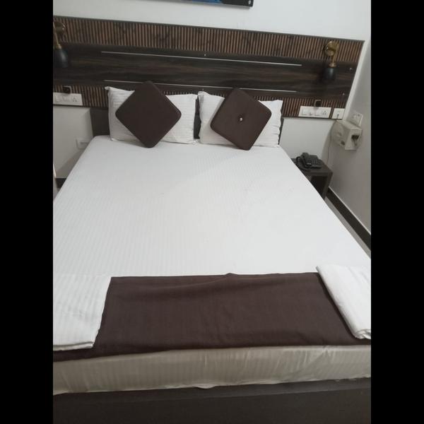 hotels near in trichy rockfort