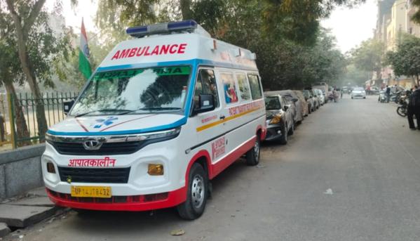 ambulance services in max hosp
