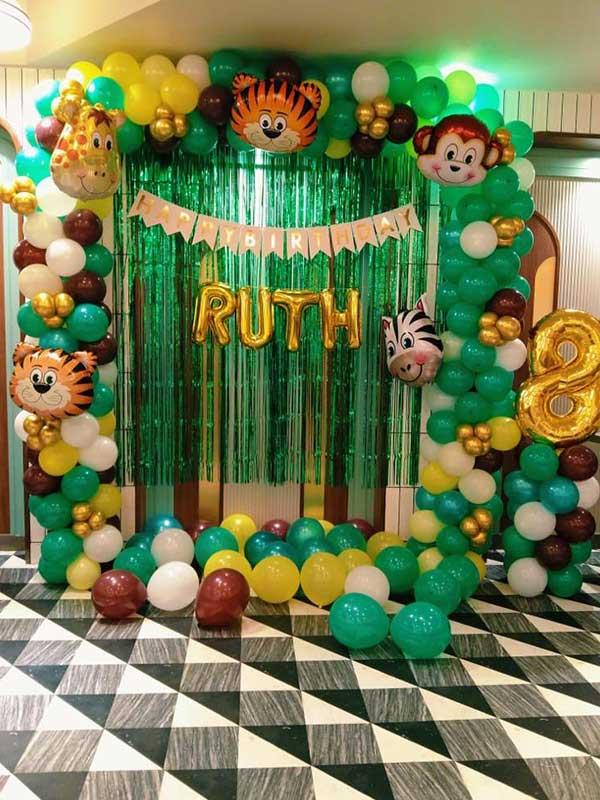 spaidarmen theem balloon decor