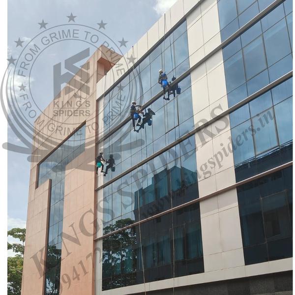 Facade cleaning work in Chenna