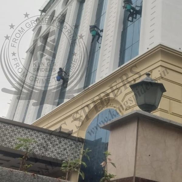 Facade cleaning work in Chenna