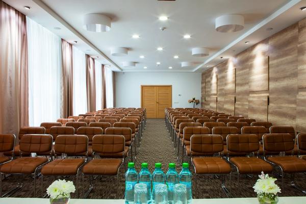corporate events hall in tamba