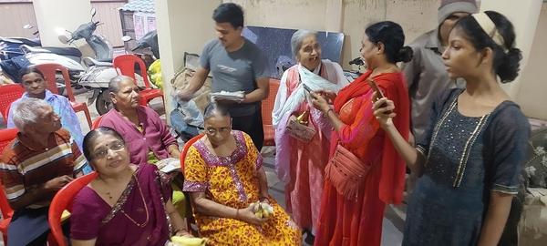 elderly social bonding activit