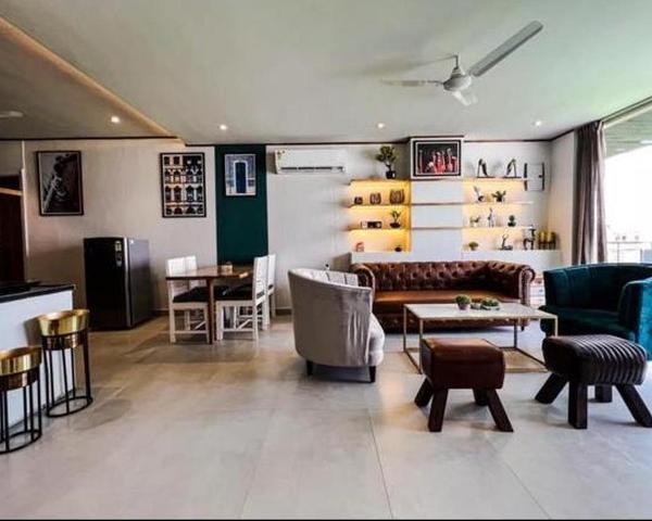 luxury penthouse with city vie