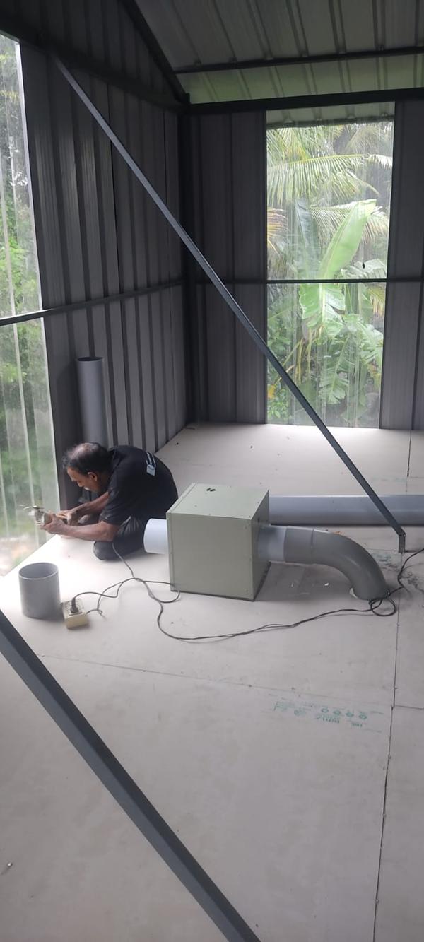 experienced dehumidifier techn