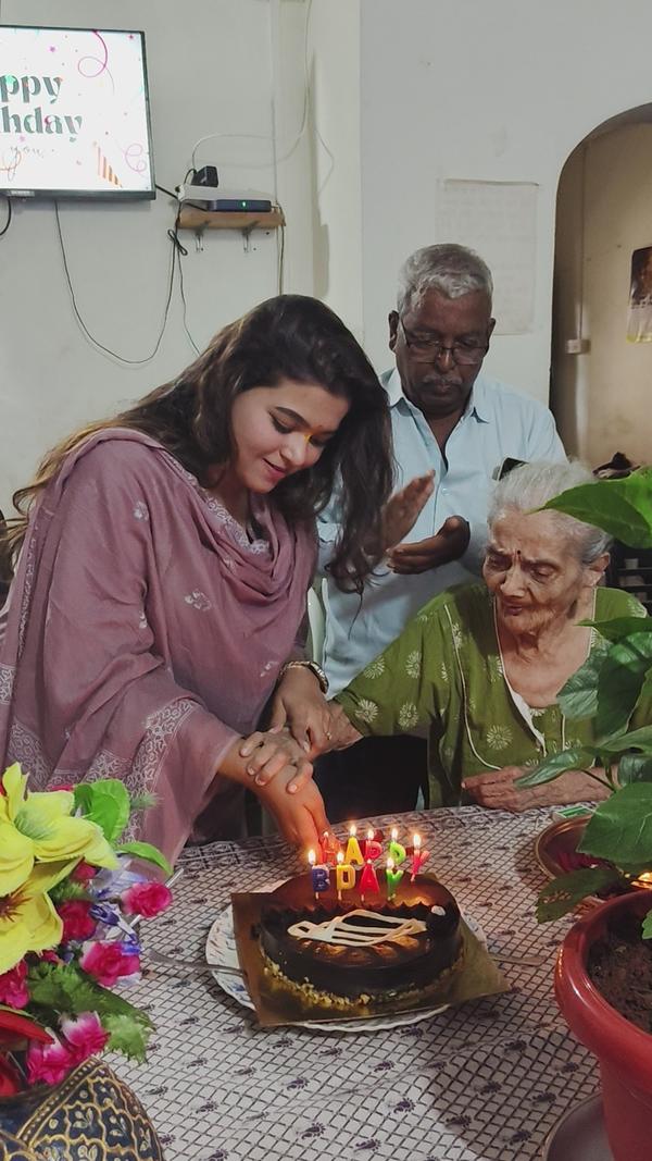 navratna old age home