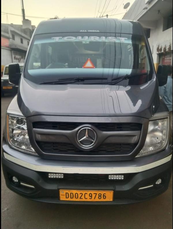 luxury 17 seater force urbania