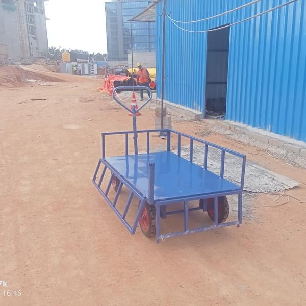 trolley with 4 tyres and side