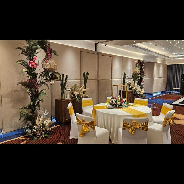 coordinated wedding table setu