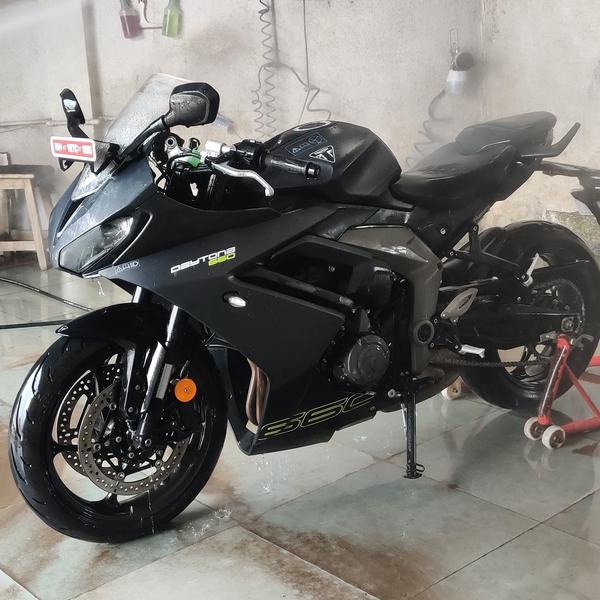 triumph daytona 660 chain tigh