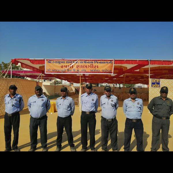 armed and unarmed security off