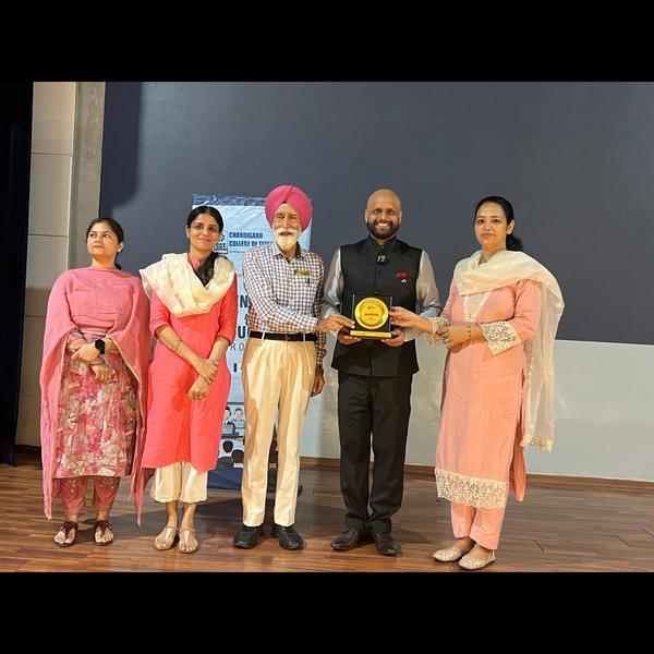   9:30 am to 10:30 am - 