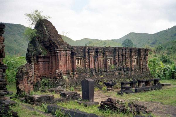 rock carvings and ancient reli