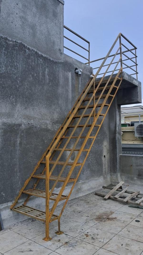 custom metal staircase fabrica