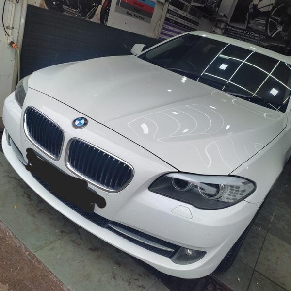 This elegant BMW 520d (F10) in