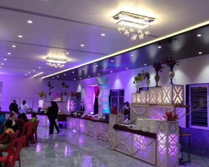 At Kuber Lawns and Banquet, ou