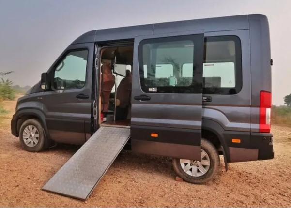 Luxury 17-Seater Force Urbania