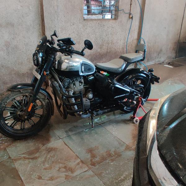 Jawa bobber in for premium bik