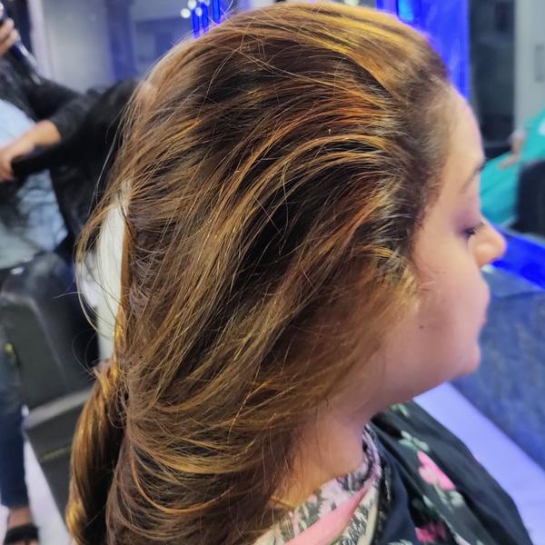 best ladies Salon in Hadapsar. best ladi