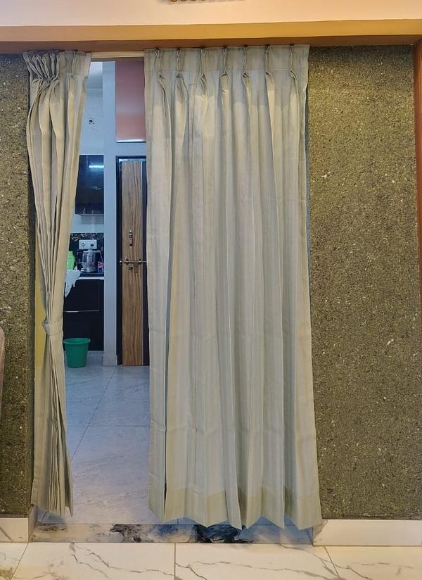 professional curtain installat