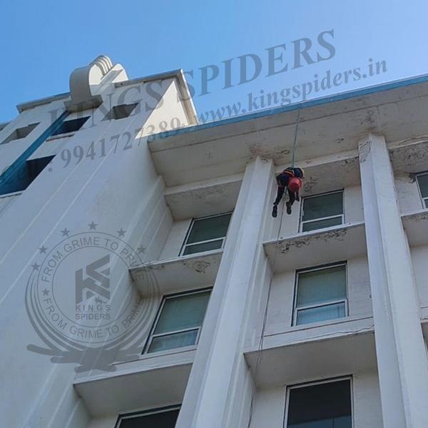 high rise facade glass mainten