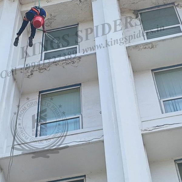 high rise facade glass mainten