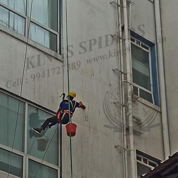 high rise facade glass mainten