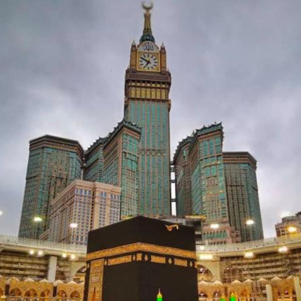 steps towards the kaaba