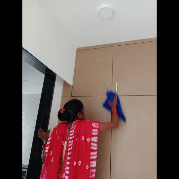 bathroom deep cleaning