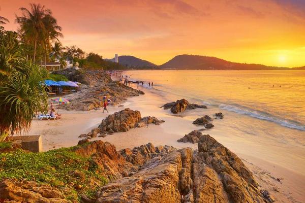 nightlife attractions in phuke