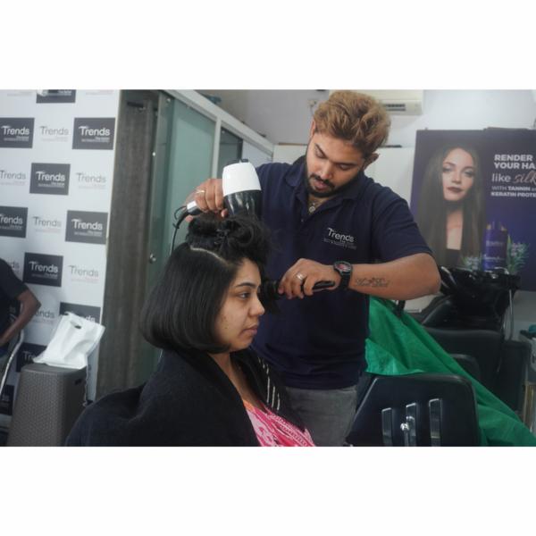 Trends The Salon – Sakkardara, Nagpur
I