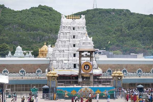 gateway to tirupati temples an